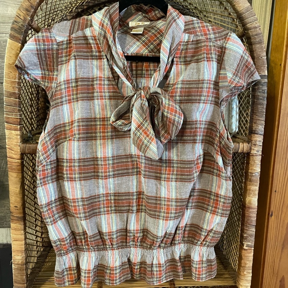 SALE Zoe D | Plaid bow front top size L NWOT
